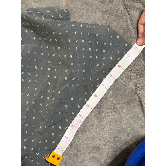 Under Armour HeatGear Armour Printed Youth Size Large Shorts Gray 11” Inseam‎ - Picture 8 of 10